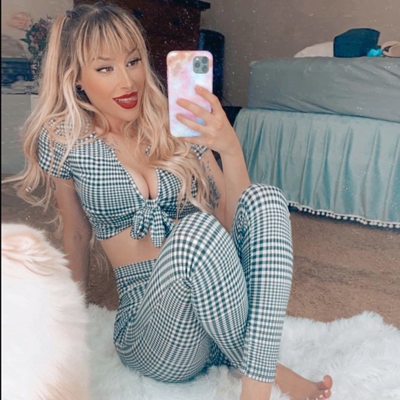 Meet the Posher - Picture 10 of 10